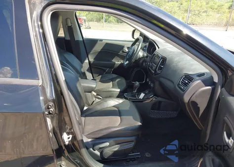 2018 Jeep Compass Altitude 4X4 z USA, uszkodzony, nr VIN 3C4NJDBB9JT298917